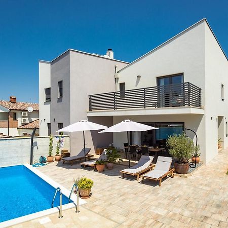 Villa Leonardo Vrznaveri エクステリア 写真