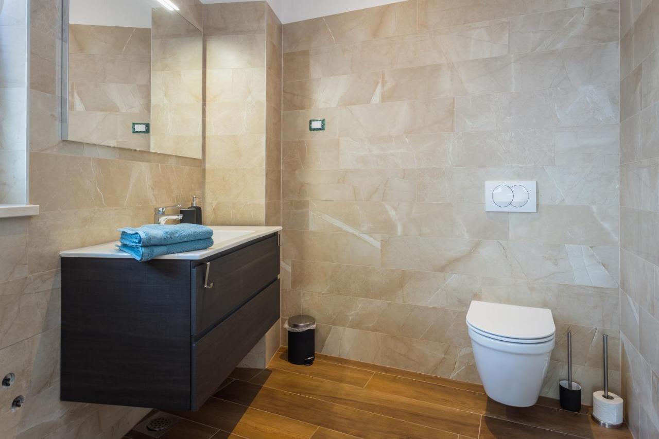 Villa Leonardo Vrznaveri エクステリア 写真